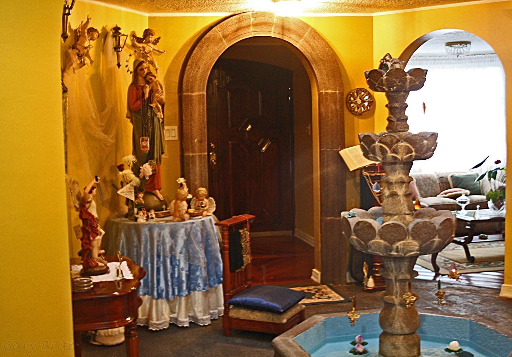 Hostal Saint Mary'S Tababela Room photo